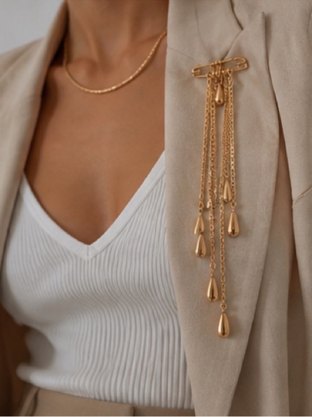 Sorrelle Gold Teardrop Chain Pin Brooch